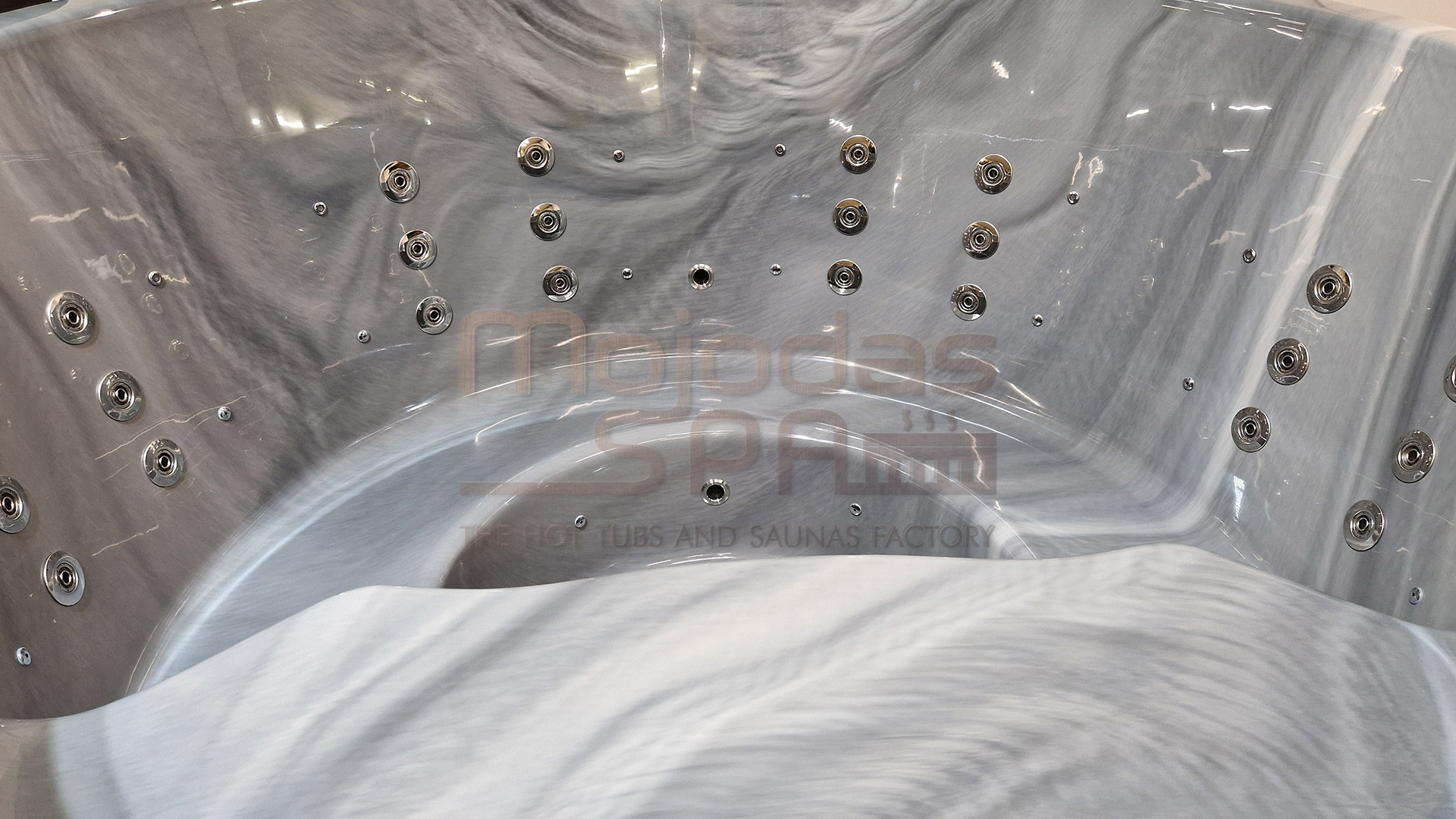 round-in-greymarble-1