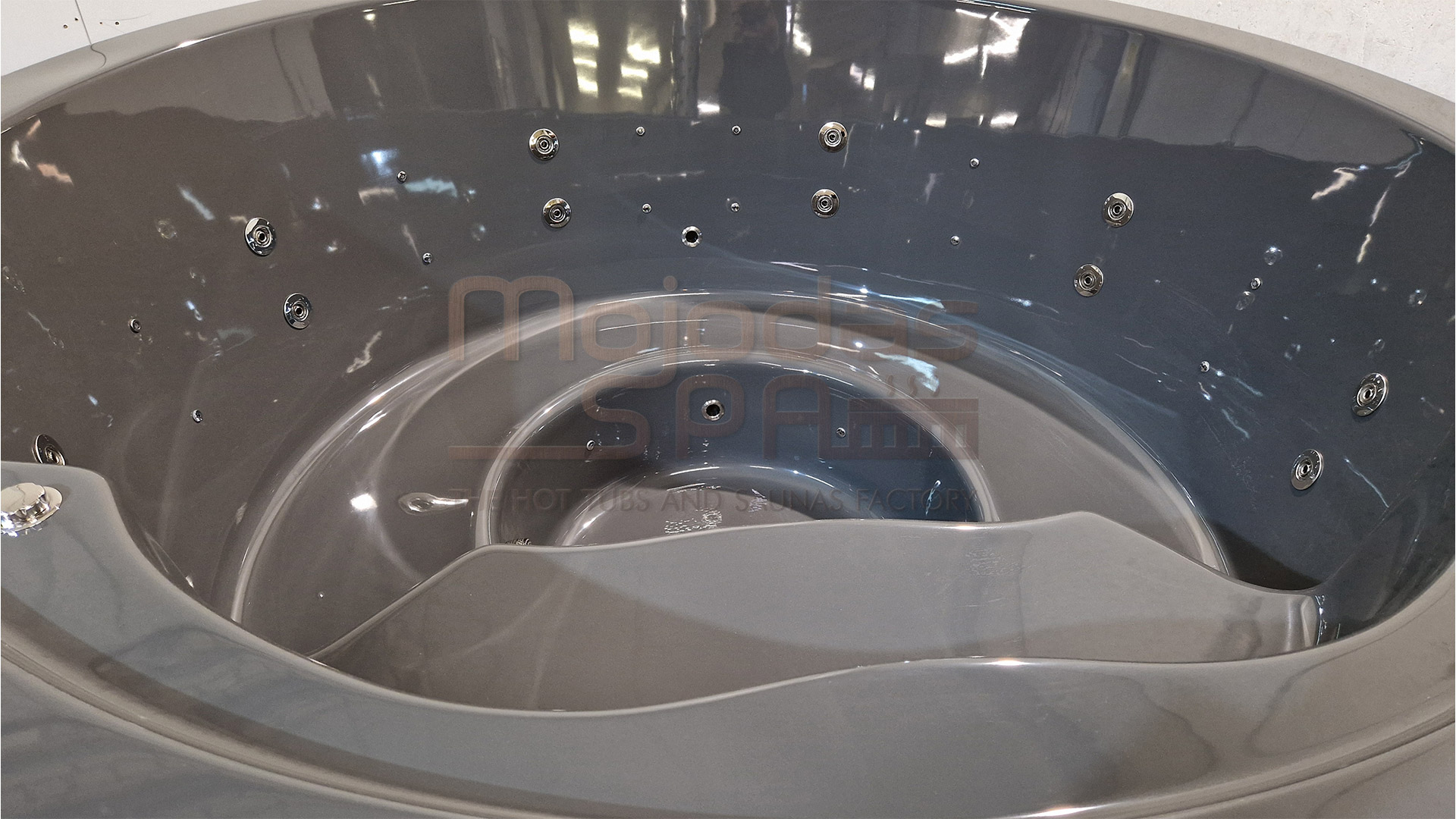 Grande-In-Grey_grafitgrau-4