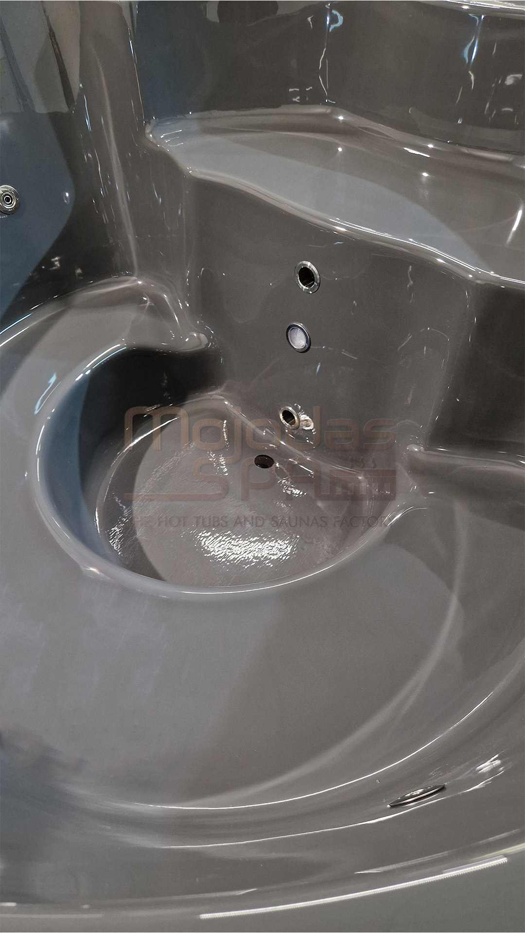 round-in-grey-uncolored-4