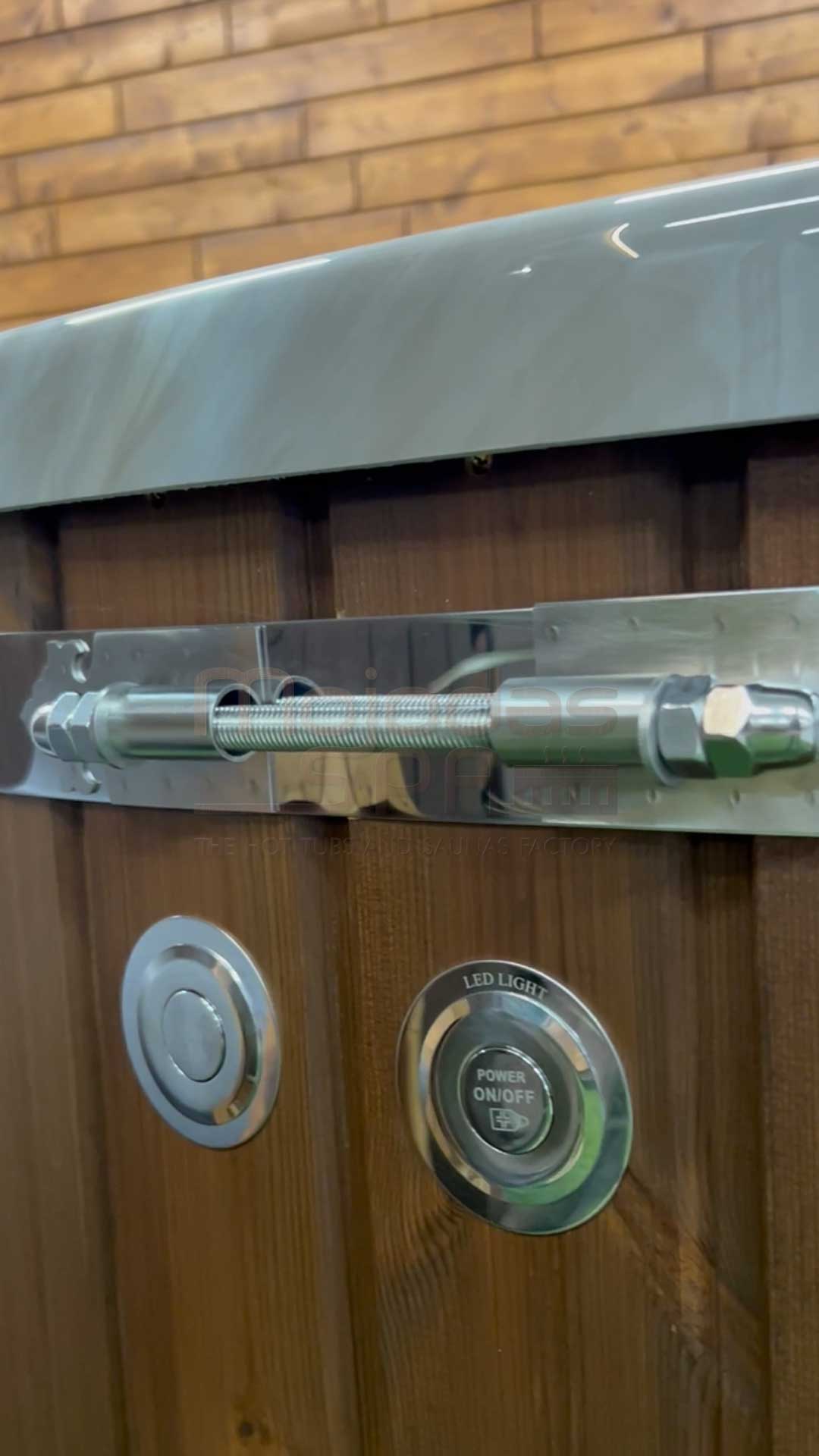 Round-In-brown_palis-2